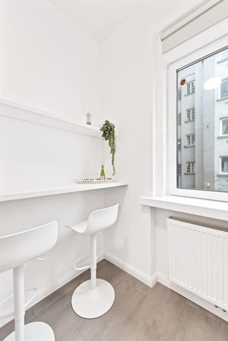 Cozy Apartment In Quiet Location, Fast Train Station 100M Away, Contactless Check-In Viena Exterior foto