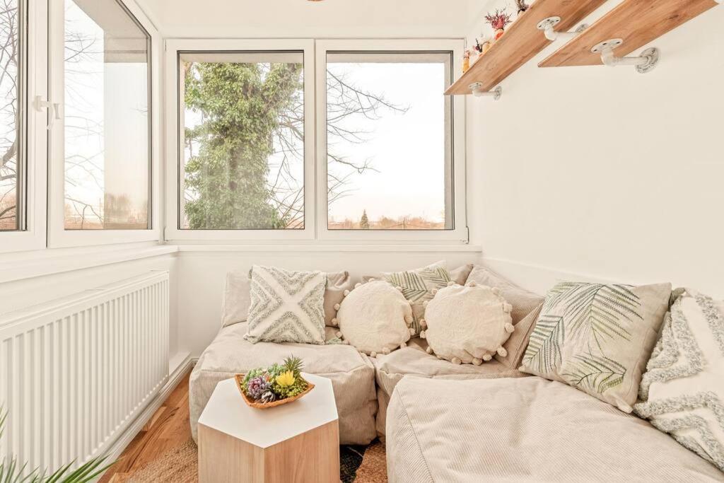 Cozy Apartment In Quiet Location, Fast Train Station 100M Away, Contactless Check-In Viena Exterior foto